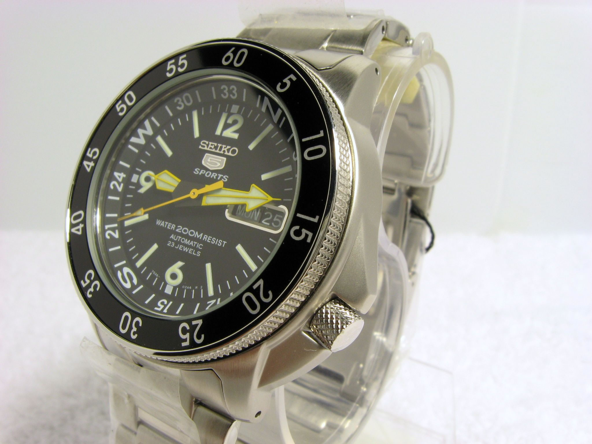 seiko 5 sports skz211k1